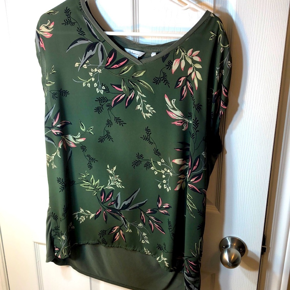 XL Reitman’s army green floral blouse